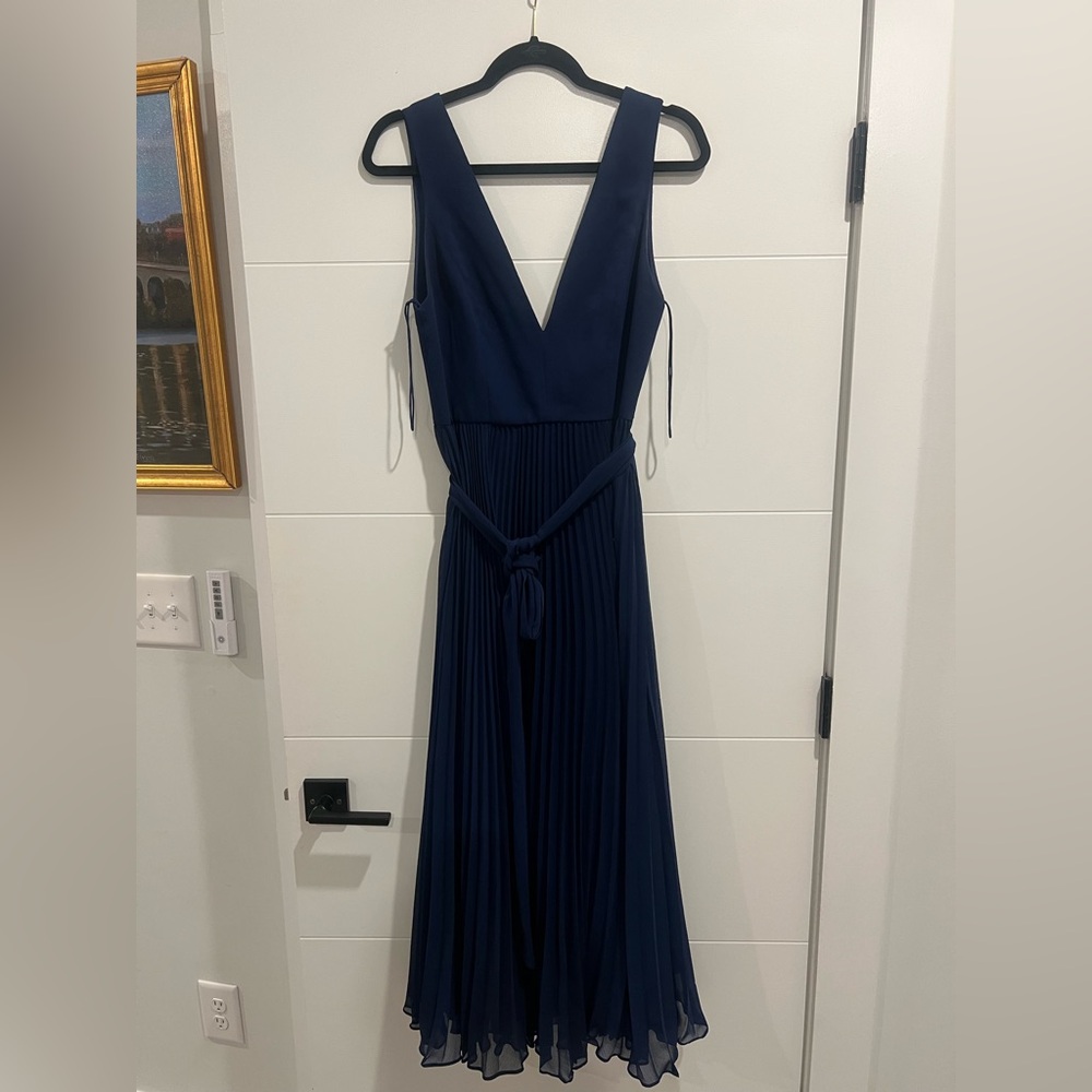 Alice and Olivia pleated midi dress Sz 6